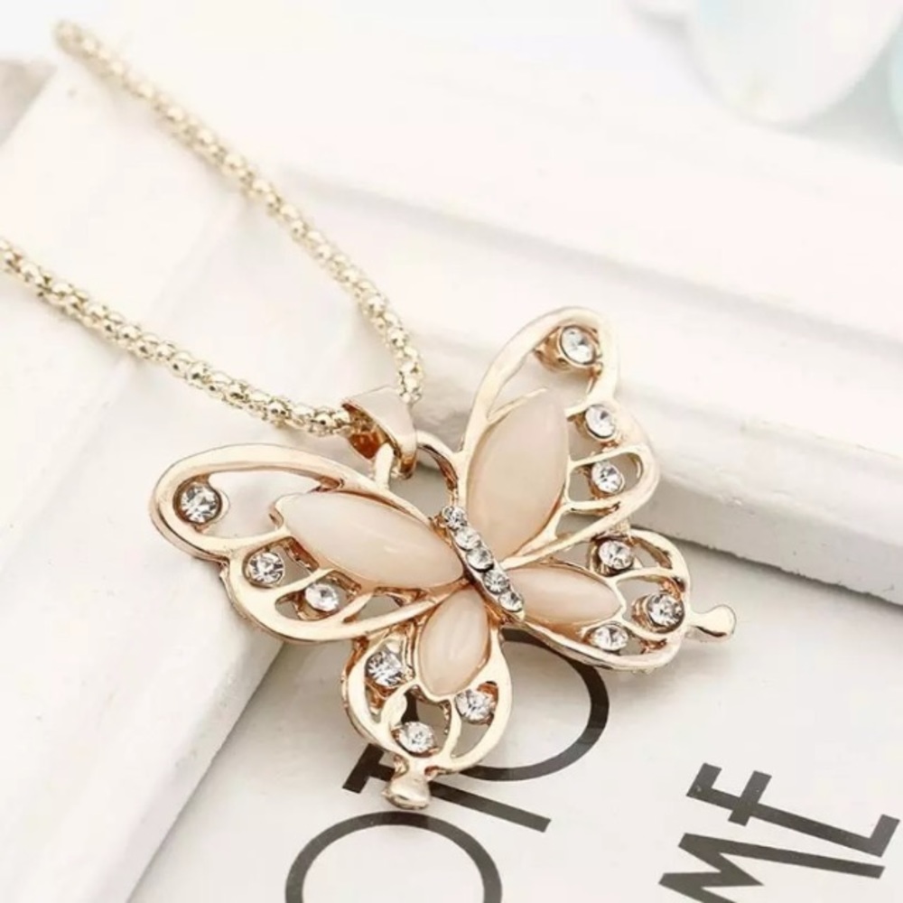 NEW!๐๐๐ฆBUTTERFLY ROSE๐GOLD TONE๐ฆ๐๐GORGEOUS! - Picture 4 of 8
